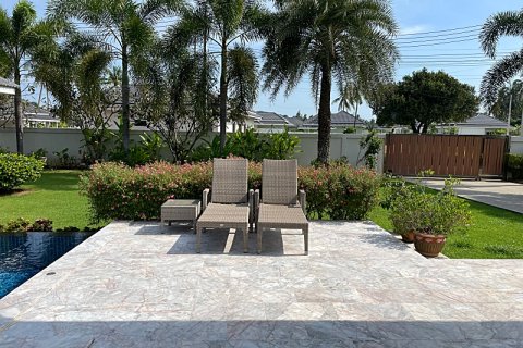 Villa in Sam Roi Yot, Thailand 4 bedrooms № 168569 - photo 25