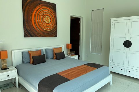 Villa in Sam Roi Yot, Thailand 4 bedrooms № 168569 - photo 17