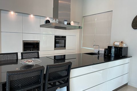 Villa in Sam Roi Yot, Thailand 4 bedrooms № 168569 - photo 8