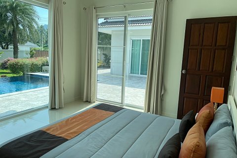 Villa in Sam Roi Yot, Thailand 4 bedrooms № 168569 - photo 19