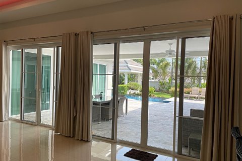 Villa in Sam Roi Yot, Thailand 4 bedrooms № 168569 - photo 11