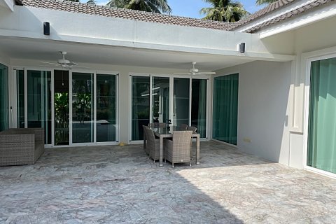 Villa in Sam Roi Yot, Thailand 4 bedrooms № 168569 - photo 23