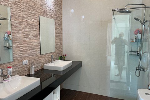 Villa in Sam Roi Yot, Thailand 4 bedrooms № 168569 - photo 20