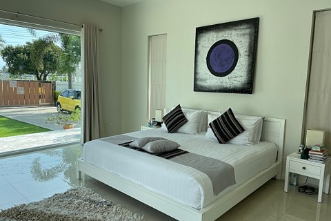 Villa in Sam Roi Yot, Thailand 4 bedrooms № 168569 - photo 3