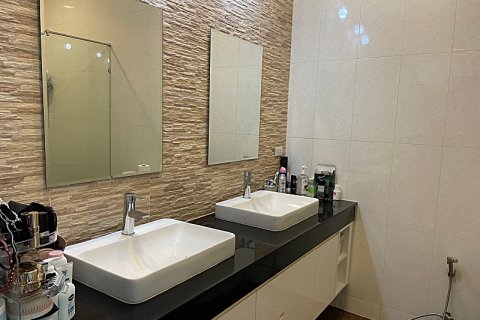 Villa in Sam Roi Yot, Thailand 4 bedrooms № 168569 - photo 6