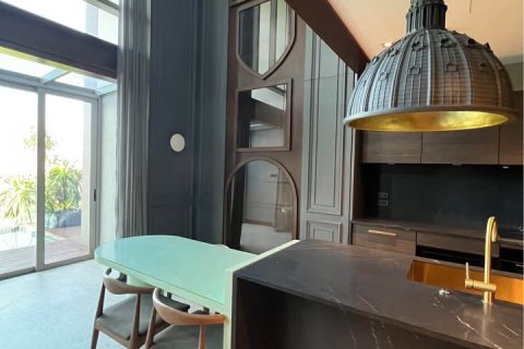 Condo in Bangkok, Thailand, 2 bedrooms № 142981 - photo 6