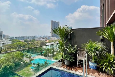 Condo in Bangkok, Thailand, 2 bedrooms № 142981 - photo 17