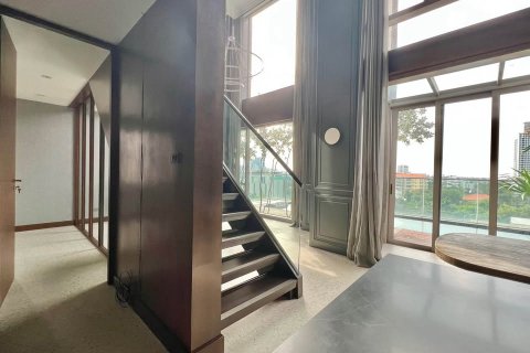 Condo in Bangkok, Thailand, 2 bedrooms № 142981 - photo 8