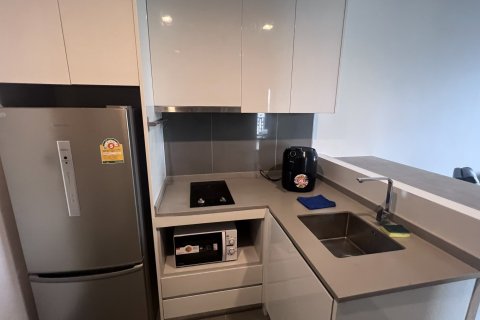 Condo in Bangkok, Thailand, 2 bedrooms  № 157396 - photo 12