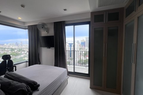Condo in Bangkok, Thailand, 2 bedrooms  № 157396 - photo 5