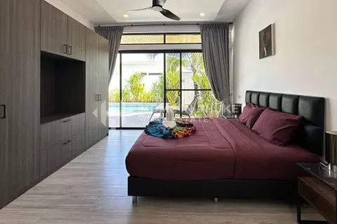 House in Rawai, Thailand 4 bedrooms № 157394 - photo 14