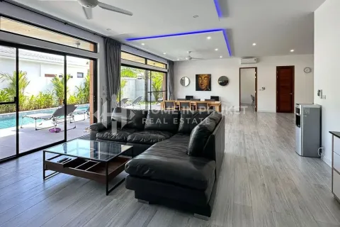 House in Rawai, Thailand 4 bedrooms № 157394 - photo 8