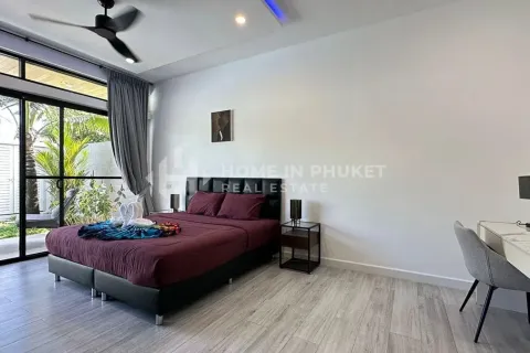 House in Rawai, Thailand 4 bedrooms № 157394 - photo 13