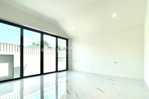 House in Phuket, Thailand 4 bedrooms № 157395 - photo 10