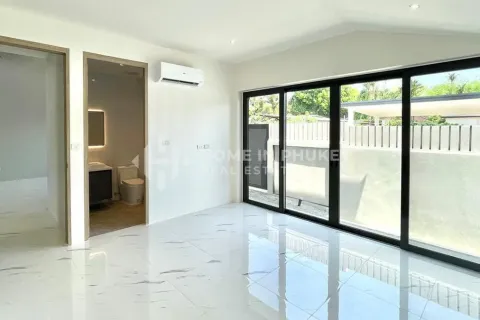 House in Phuket, Thailand 4 bedrooms № 157395 - photo 12
