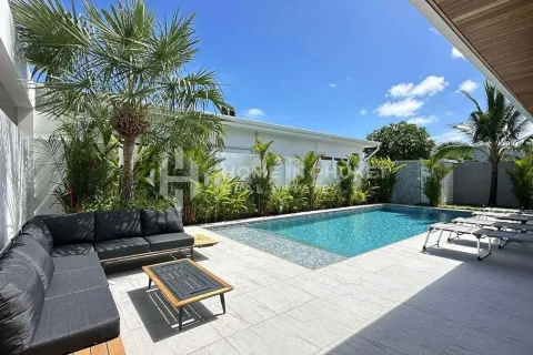 House in Rawai, Thailand 4 bedrooms № 157392 - photo 2