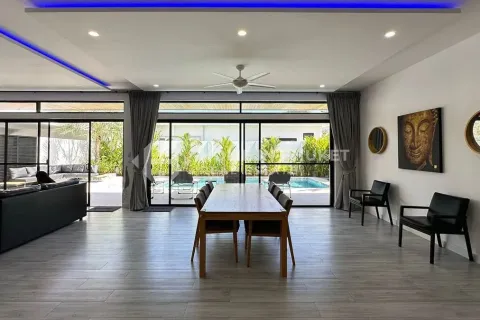 House in Rawai, Thailand 4 bedrooms № 157392 - photo 11