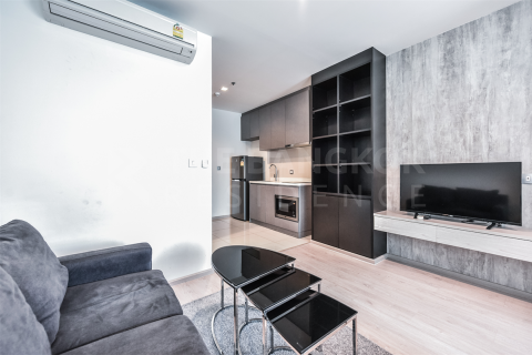 Condo in Bangkok, Thailand, 1 bedroom  № 185170 - photo 3