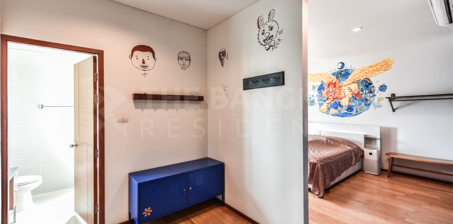 Condo in Bangkok, Thailand, 2 bedrooms  № 185169