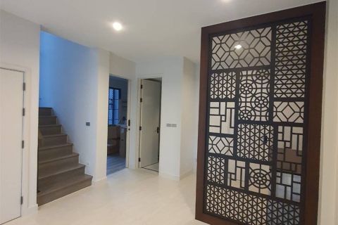 Maison à Bangkok, Thaïlande 4 chambres № 189456