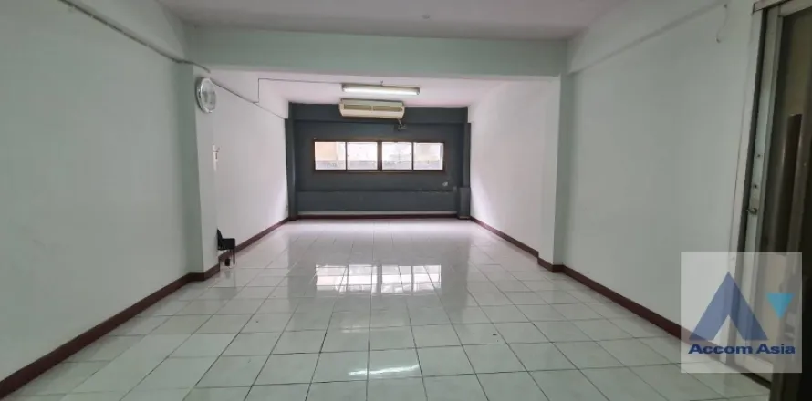 Reihenhaus in Bang Na, Bangkok, Thailand 3 Schlafzimmer № 219654