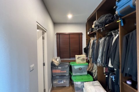 House in Prawet, Bangkok, Thailand 4 bedrooms № 167267 - photo 17
