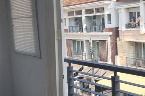 Townhouse in Wang Thonglang, Bangkok, Thailand 3 bedrooms № 167262 - photo 10