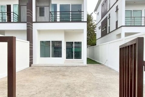 Townhouse in Lat Phrao, Bangkok, Thailand 2 bedrooms № 167265
