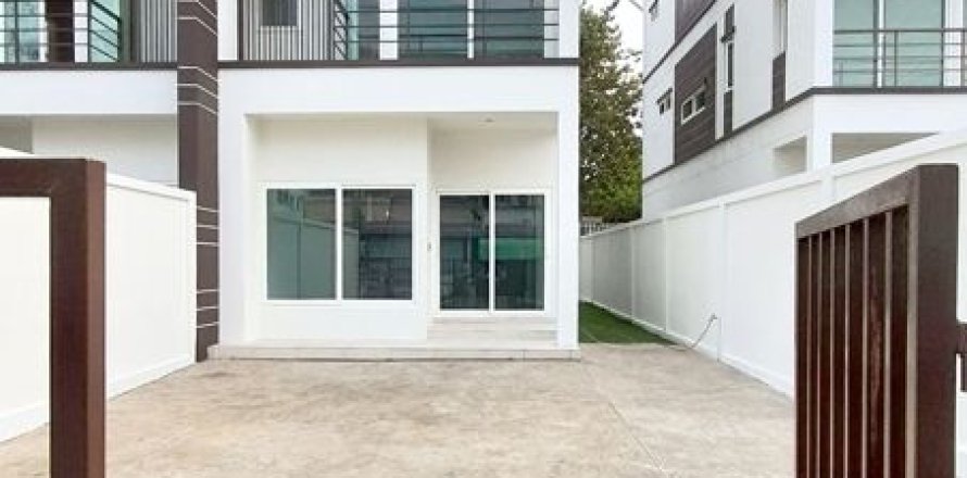 Townhouse in Lat Phrao, Bangkok, Thailand 2 bedrooms № 167265