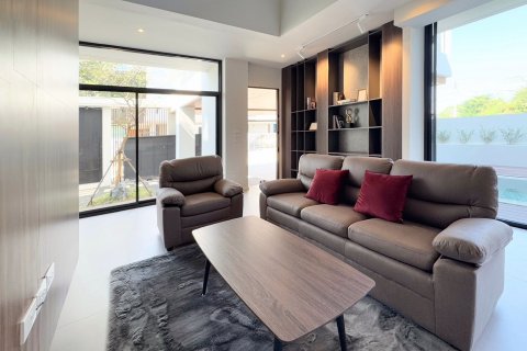 House in Hang Dong, Thailand 4 bedrooms № 139673 - photo 5