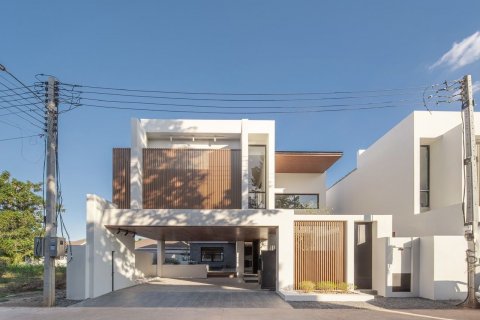 House in Hang Dong, Thailand 4 bedrooms № 139673