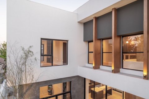 House in Hang Dong, Thailand 4 bedrooms № 139673 - photo 10