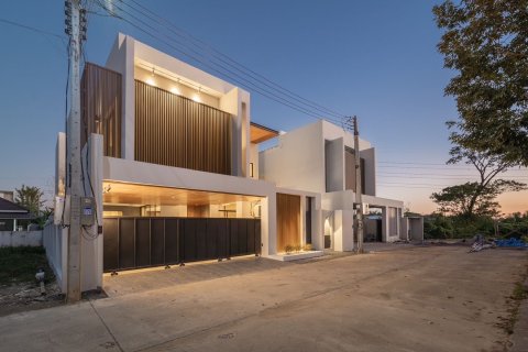 House in Hang Dong, Thailand 4 bedrooms № 139673 - photo 14