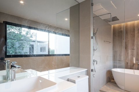 House in Hang Dong, Thailand 4 bedrooms № 139673 - photo 9