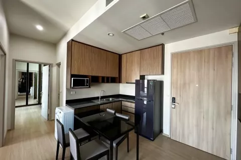 Кондоминиум с 2 спальнями в Хуай Кванге, Бангкок, Таиланд № 138354 - фото 6