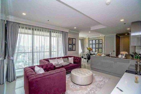 Condo in Phaya Thai, Bangkok, Thailand, 3 bedrooms № 183467 - photo 6