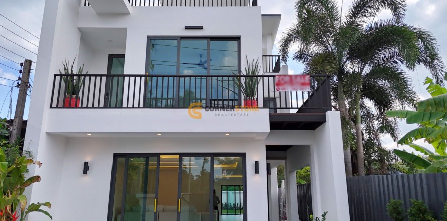 Studio in Bang Lamung, Thailand № 154571