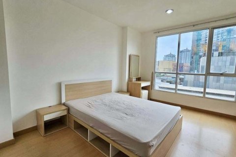 Студия в кондо в Ваттхане, Бангкок, Таиланд № 151801 - фото 3