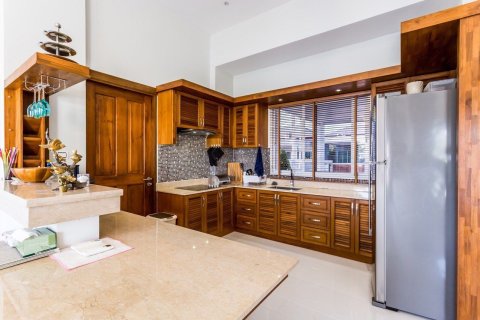 Villa in Phuket, Thailand 3 bedrooms № 151807 - photo 12