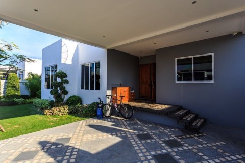 Villa in Phuket, Thailand 3 bedrooms № 151807 - photo 3