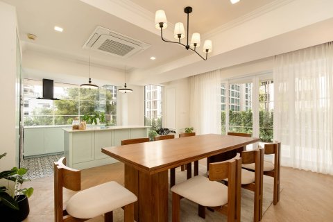 Condo in Bangkok, Thailand, 4 bedrooms  № 180550 - photo 5