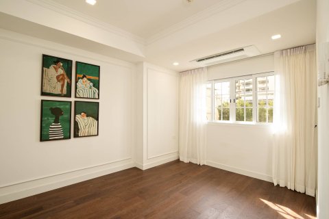 Condo in Bangkok, Thailand, 4 bedrooms  № 180550 - photo 24