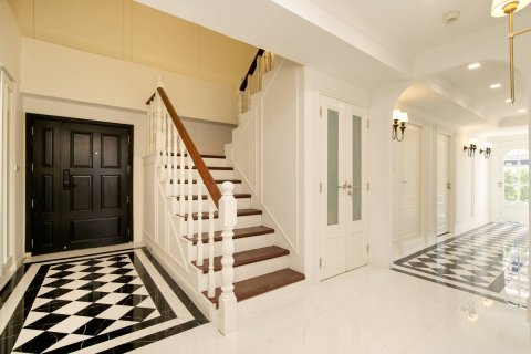 Condo in Bangkok, Thailand, 4 bedrooms  № 180550 - photo 14