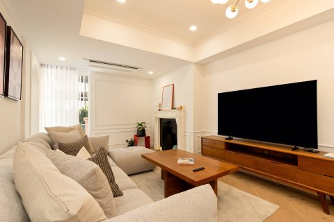 Condo in Bangkok, Thailand, 4 bedrooms  № 180550 - photo 8