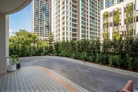 Condo in Bangkok, Thailand, 4 bedrooms  № 180550 - photo 4