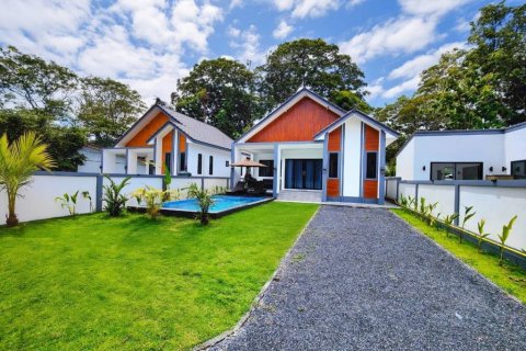 Villa in Ko Samui, Thailand 3 bedrooms № 114873 - photo 1