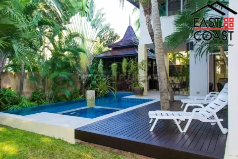 Casa de 4 dormitorios en Pattaya, Tailandia № 213800