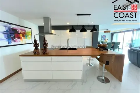 Condominio de 3 dormitorios en Pattaya, Tailandia № 213798