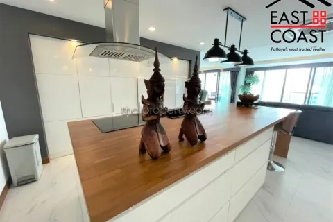 Condominio de 3 dormitorios en Pattaya, Tailandia № 213798 - foto 2