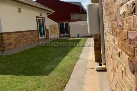 Casa de 3 dormitorios en Pattaya, Tailandia № 213795 - foto 10